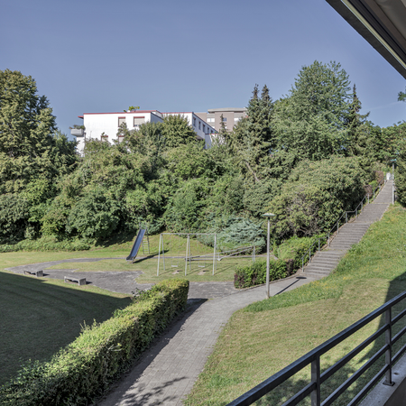 SCHÖNE GROSSZÜGIGE 3-ZIMMER-WOHNUNG MIT BLICK INS GRÜNE - Foto 3