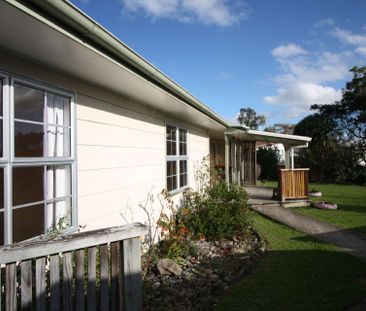 Spacious four bedroom home - Photo 1