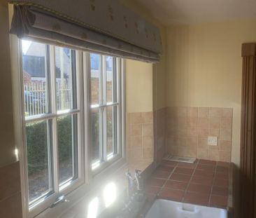 2 bedroom detached house to rent - Photo 4