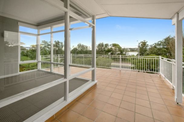 Tranquil Family Home with Ocean Views - Photo 1