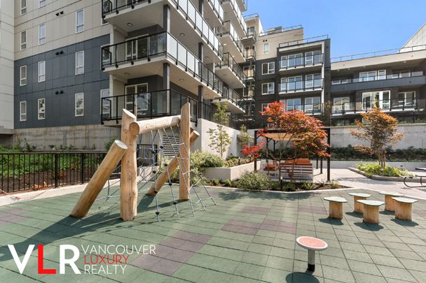 Condo in Port Moody, British Columbia - Photo 1