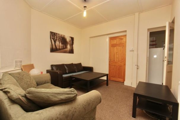 4 Bed End Terrace, Coombe Road, N22 - Photo 1