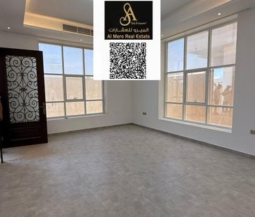 Spacious 5 BR Villa in Al Yasmeen 1 for Rent - Photo 2