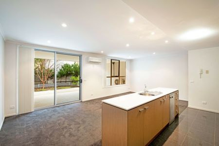 Two Bedroom Apartment - Great Location - Photo 4