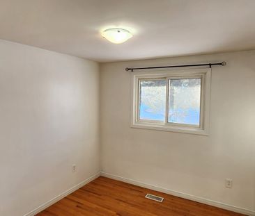 For Lease - 131 VICTOR Boulevard, Hamilton, Ontario - Photo 6