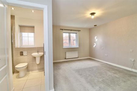 4 bedroom detached house to rent - Photo 4