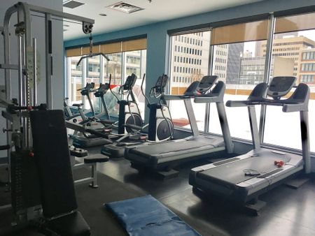 1200 Rue St Alexandre, Montréal (Ville-Marie), QC H3B - Photo 2