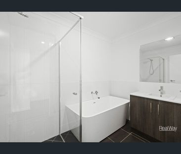 Elegant Home in Cotswold Hills - Photo 6