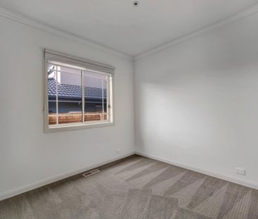 Low Maintenance Living in Essendon - Photo 2