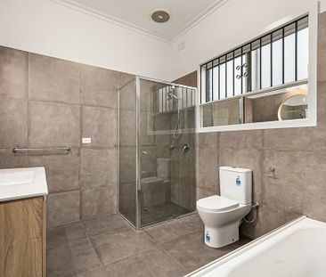 Spacious Family Home - Photo 6