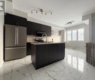 1374 GRANROCK CRESCENT - Photo 6