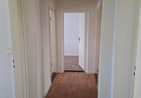 Schöne 3-Raum Wohnung mit Tageslichtbad - Foto 4