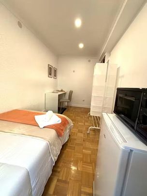 Avenida de Fuenlabrada, Leganés, Community of Madrid 28912 - Photo 1