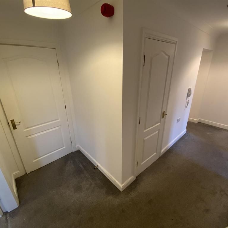 3 bedroom flat to rent - Photo 1