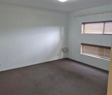 Spacious Family Home - Photo 2