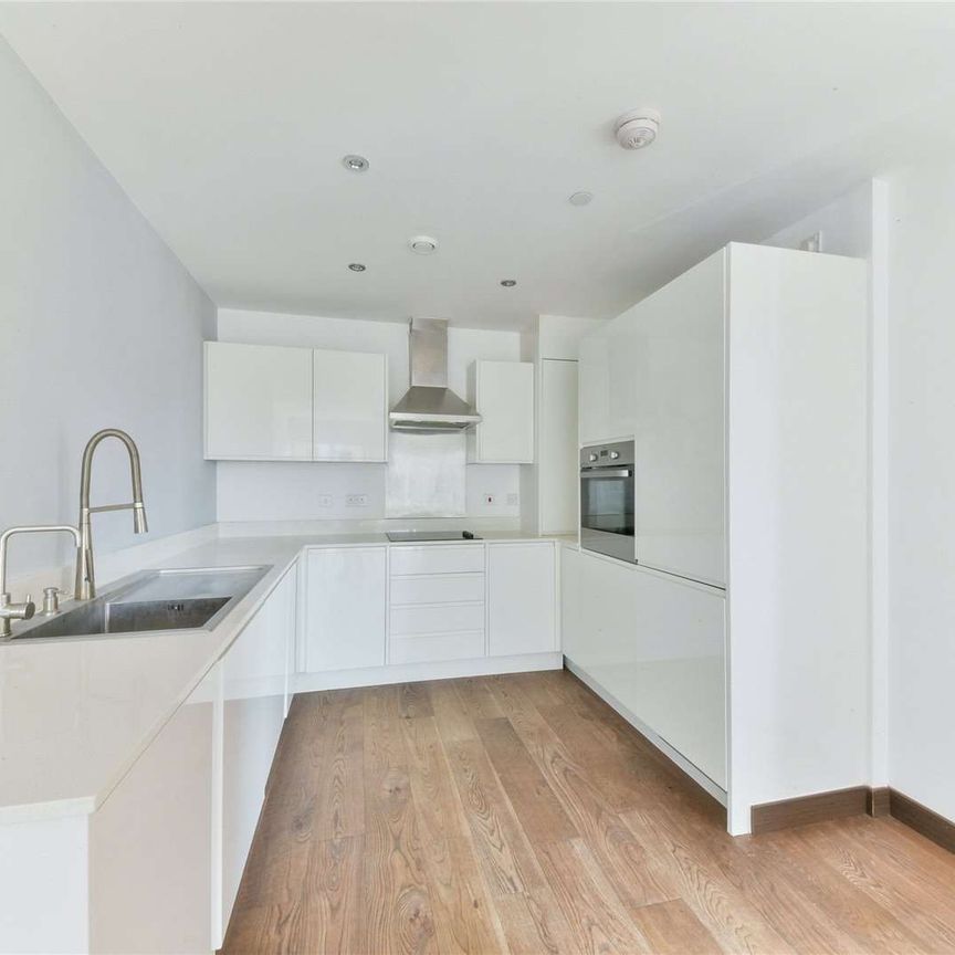 A short walk from Barking Railway Station, the neighbourhood offers all the conveniences of town centre living. - Photo 1