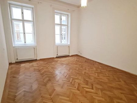 INNENSTADTLAGE, Spiegelgasse, 95 m2 Altbau mit Balkon, 2 Zimmer, Komplettküche, Wannenbad, Parketten, 4. Liftstock, Am-Graben-Nähe - Photo 2