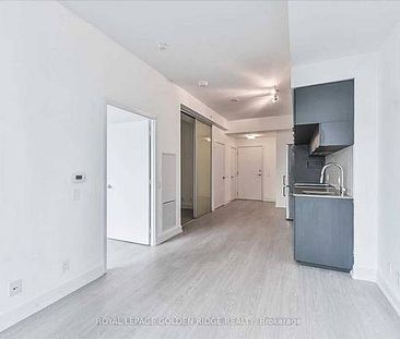 Dundas St E/Jarvis St Bright +Spacious 1Bdrm +Den As 2nd Bdrm 1Locker - Photo 2