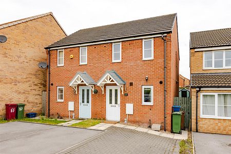 To Let 2 Bed House - Semi-Detached - Photo 2