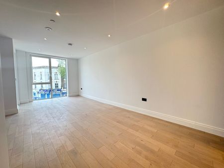 High Road, Leyton E10, London - Photo 2