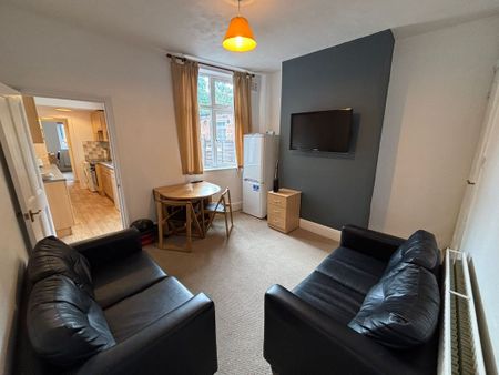 8 George Street - No Deposit & 2 BathroomsLoughborough - Photo 4