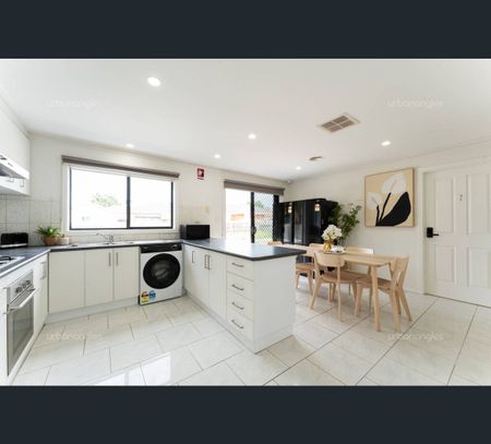 1H Oakwood Road, Albanvale, Vic 3021 - Photo 3