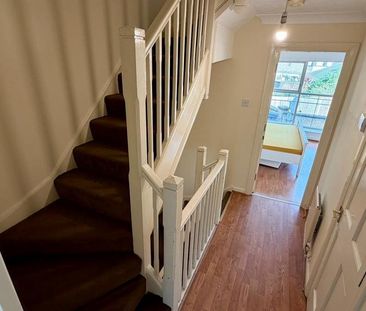 4 bedroom terraced house to rent - Photo 5