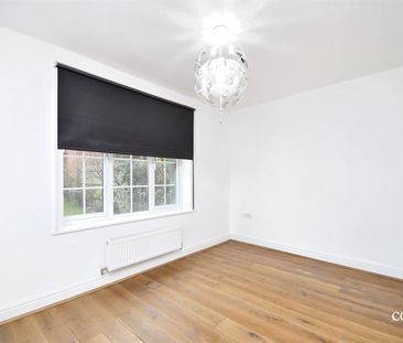 Flowers Avenue, Ruislip, HA4 - Photo 6