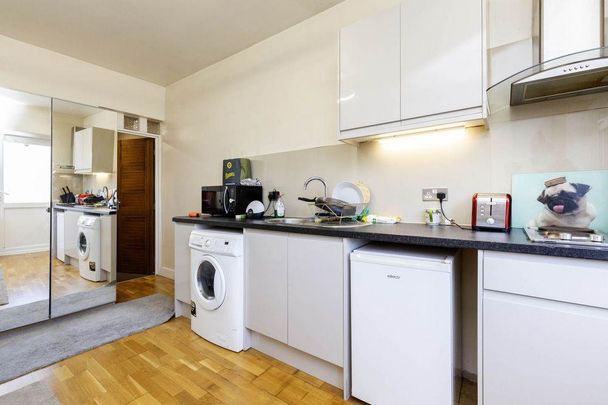 Studio to rent - Photo 1