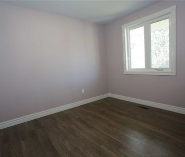 For Lease - 122 Armitage Drive Unit# Main, Newmarket, Ontario - Photo 4