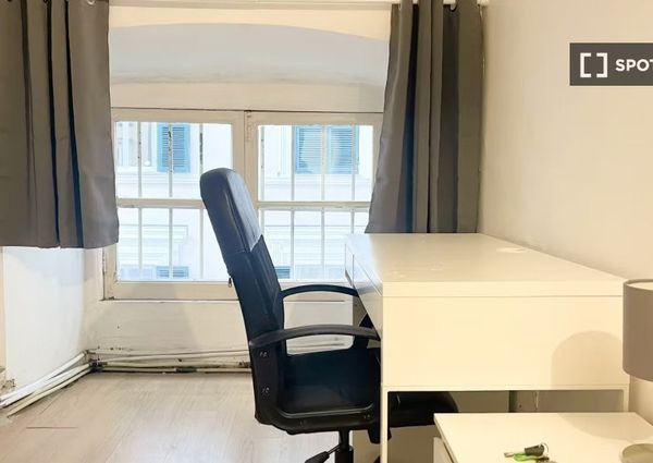 genoa, Liguria 16124