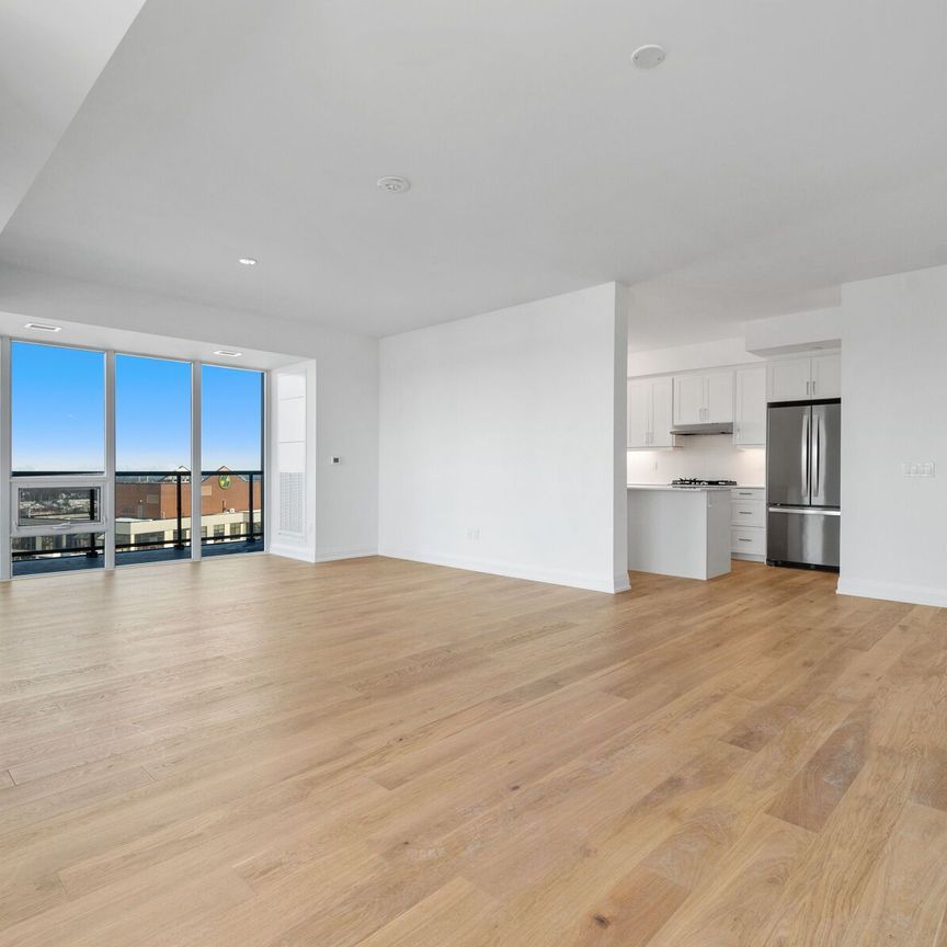 For Lease - 1035 Southdown Road Unit# LPH 1801, Mississauga, Ontario - Photo 1