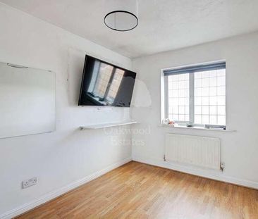 Deverills Way, Langley, SL3 - Photo 6