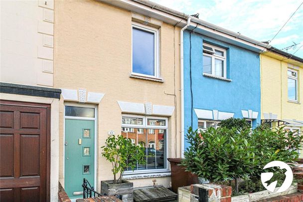 2 bedroom terraced house to rent - Photo 1