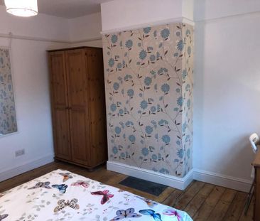 House share to rent - Photo 2