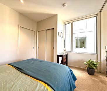 City Living - 2 Bedroom Apartment with secured covered car park - Photo 6