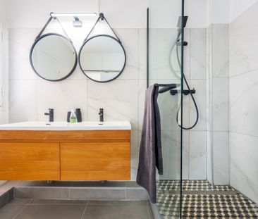 Location Appartement 1 pièce 76m² ST DENIS 97400 - Photo 5