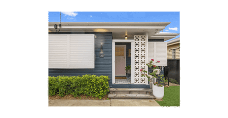 Coastal Charm Meets Modern Living - Photo 3