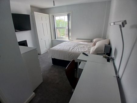 1 bedroom bedsit to rent - Photo 2