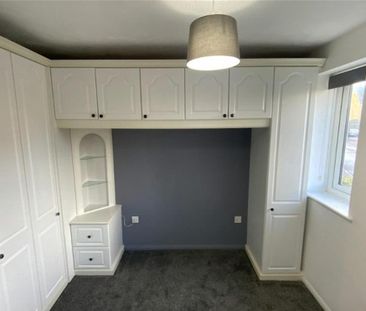 2 bedroom end of terrace house to rent - Photo 3
