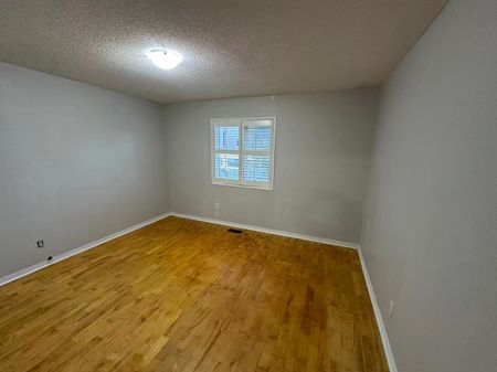 For Lease - 36B Lambton Avenue Unit# Upper, Toronto, Ontario - Photo 2