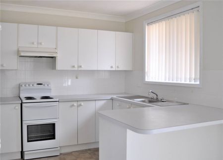 LIGHT, BRIGHT AND COMFORTABLE - Photo 4