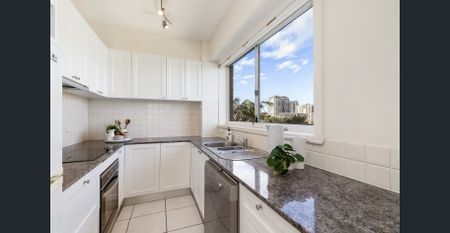 Picture Postcard Perfect - Photo 4