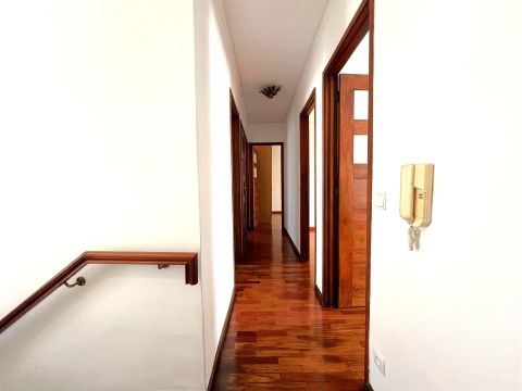 Moradia Geminada T4+1 - Photo 1