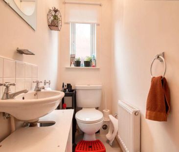 2 bedroom semi-detached house to rent - Photo 6