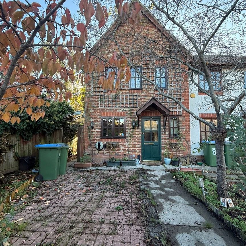 3 Bed Terraced House, London, SE3 - Photo 1