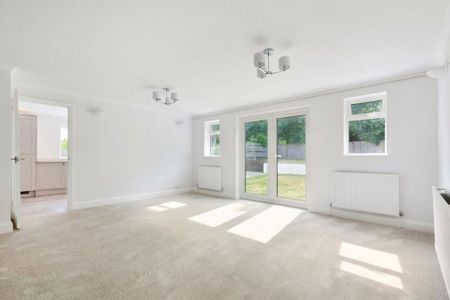 5 bedroom semi-detached house to rent - Photo 2