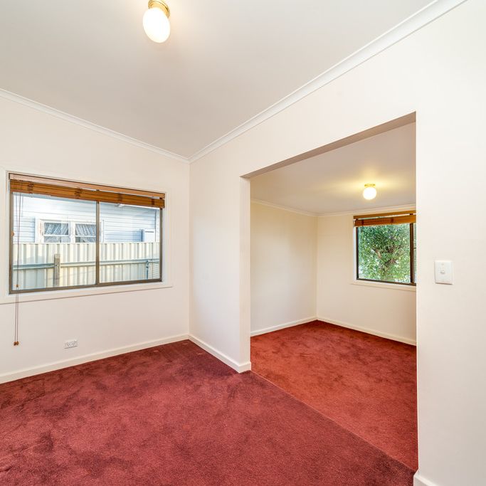 Great House in Quiet Street - Including Granny Flat - Photo 1