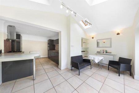 4 bedroom terraced house to rent - Photo 3