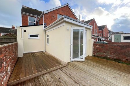 Williams Avenue, WEYMOUTH - Photo 5